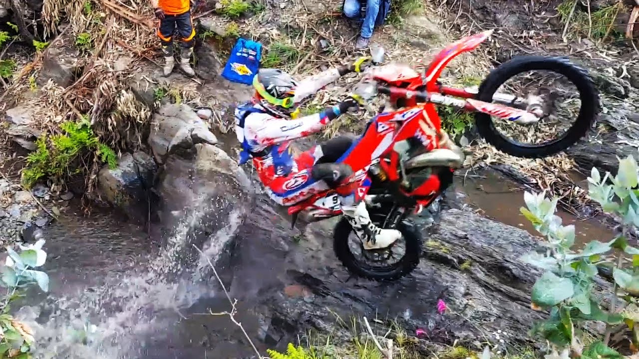 WET and SLIPPERY – Extreme XL Lagares 2017
