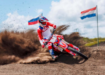 2025 Beta RX 300 and 450 – New Frames and Added Muscle for the Two-Stroke!