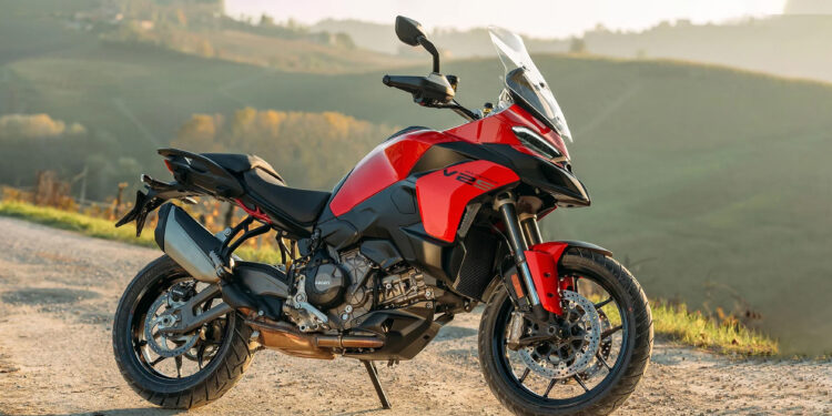 Ducati Unveils the New 2025 Multistrada V2!