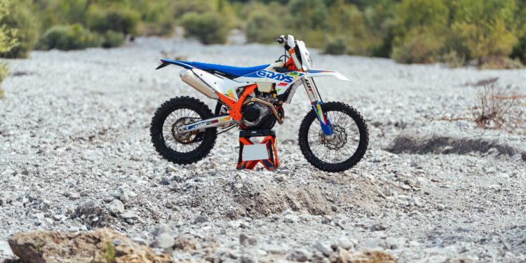 KTM’s 2026 EXC 6DAYS: Performance Upgrades, Bold Italian Livery… but Design May Fall Short
