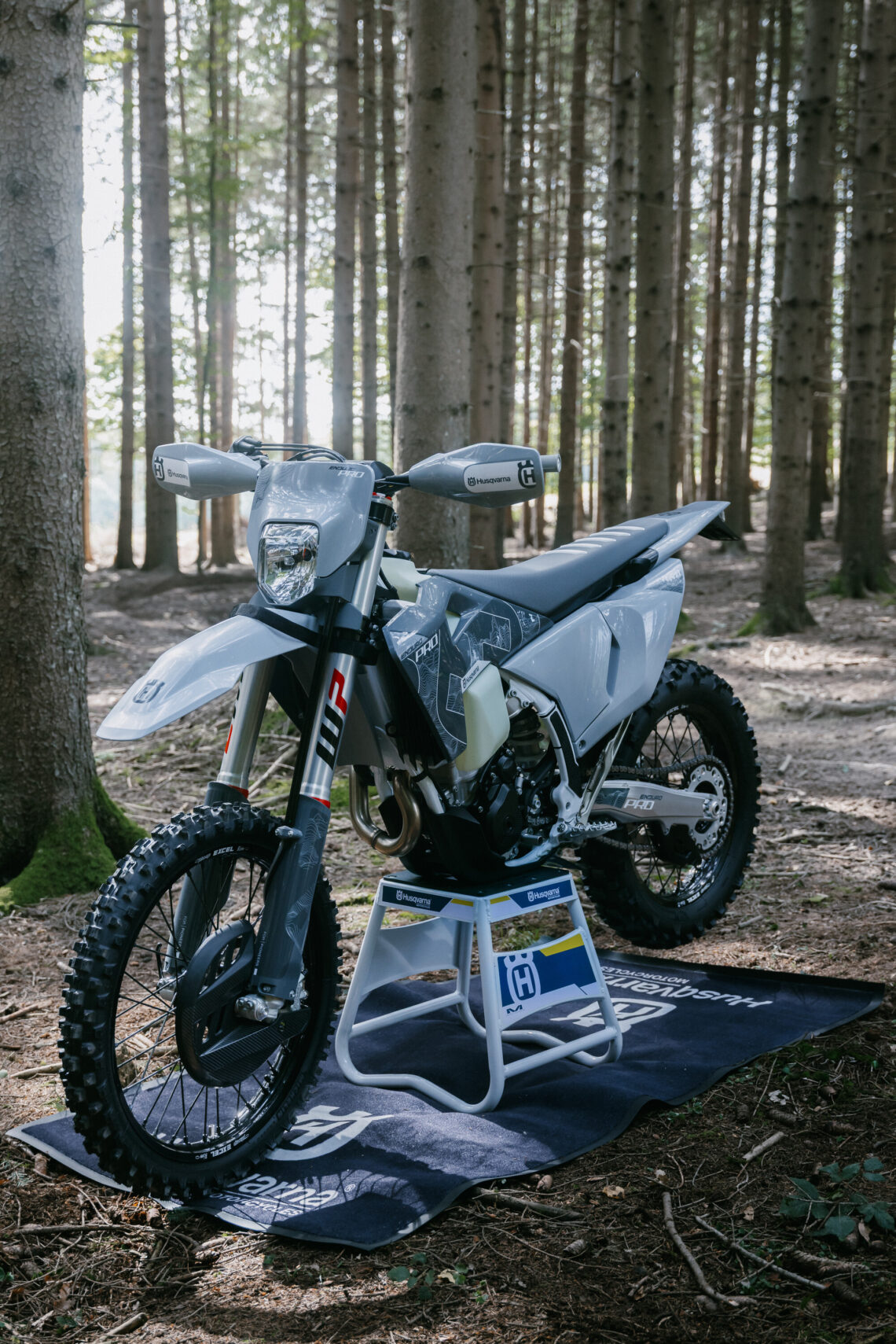 Husqvarna Unveils 2026 Pro Enduro Line-Up: TE 300 Pro & FE 350 Pro!