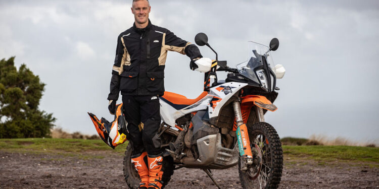 KTM teams up with Alex Snow for a new off-road experience in the UK!